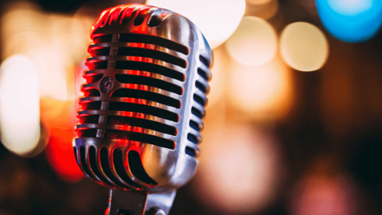 5 Aplikasi Karaoke Android Terbaik, Bisa Duet Online!